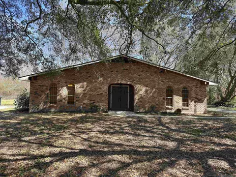 10126 Carmel Dr, Baton Rouge, LA 70818