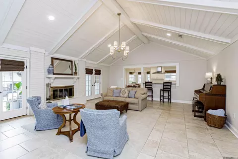 4023 N Bluebonnet Dr, Baton Rouge, LA 70809