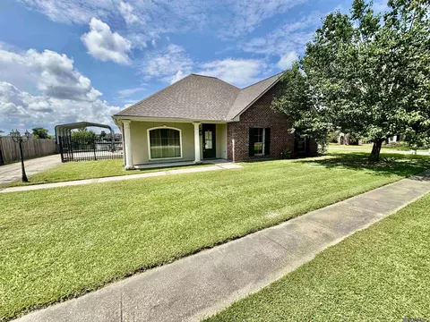 12472 Winter Ridge Dr, Walker, LA 70785