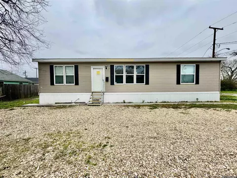 907 St Mary, New Roads, LA 70760