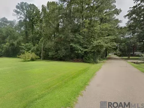 Duvic Ln, Ponchatoula, LA 70454