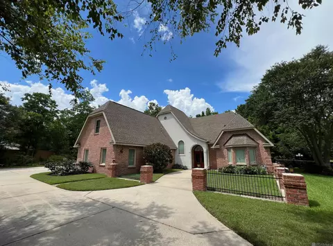 8118 Oakbrook Dr, Baton Rouge, LA 70810