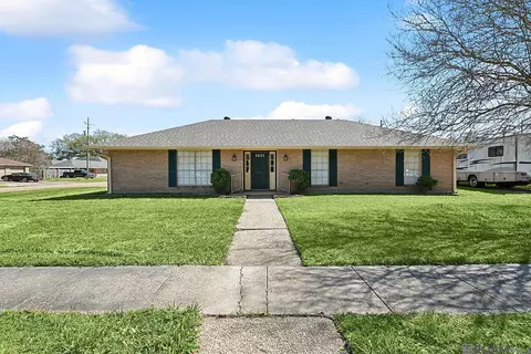 1431 Wellington Dr, Baton Rouge, LA 70815
