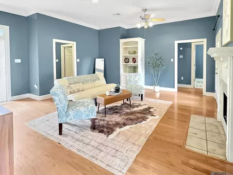 Living - 33909 Natures Way, Walker, LA 70785 photo 2 of 4
