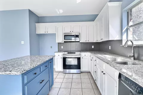 Kitchen - 33909 Natures Way, Walker, LA 70785 photo 1 of 1