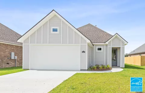 10427 Highland Lakes Dr, Denham Springs, LA 70726