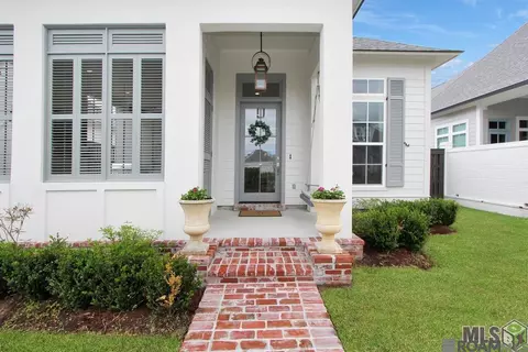 1549 Rose Glen Ln, Baton Rouge, LA 70810