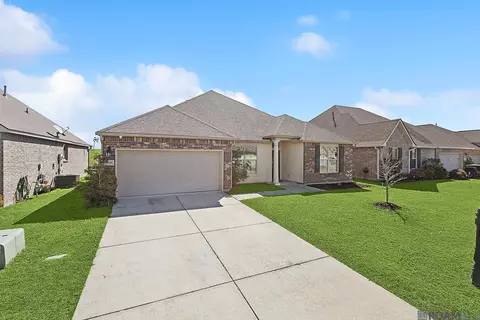 269 E Lake Dr, Slidell, LA 70461 photo 1