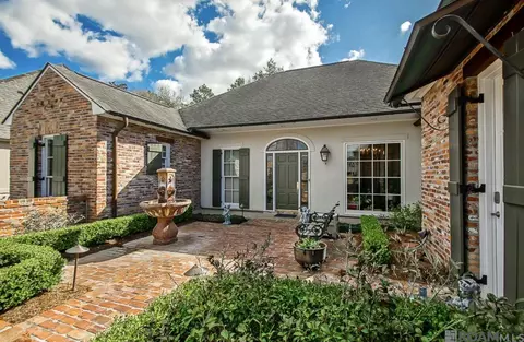 18022 Club View Dr, Baton Rouge, LA 70810