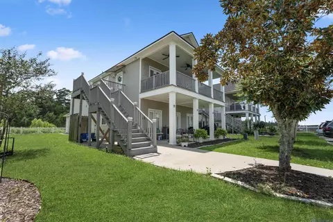 11182 River Highlands # 12B, Saint Amant, LA 70774