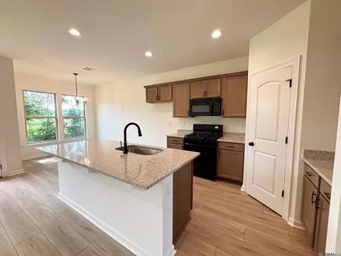 Kitchen - 32550 White Bloom Ln, Walker, LA 70785 photo 1 of 2