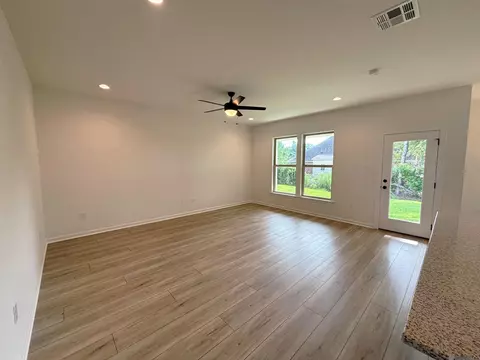 Living - 32550 White Bloom Ln, Walker, LA 70785 photo 1 of 1
