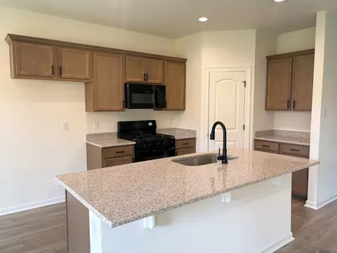 Kitchen - 32550 White Bloom Ln, Walker, LA 70785 photo 2 of 2