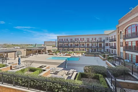 7707 Bluebonnet Blvd # 305, Baton Rouge, LA 70810