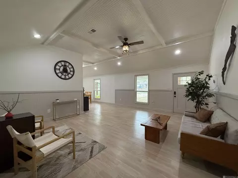 6935 Redwood Ln, Jackson, LA 70748