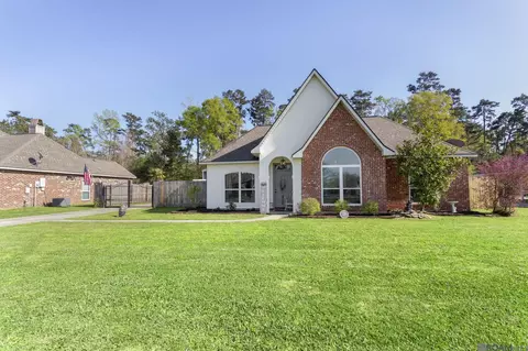 8166 Fitzgerald Dr, Denham Springs, LA 70706