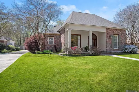 3222 Plantation Court Dr, Baton Rouge, LA 70820