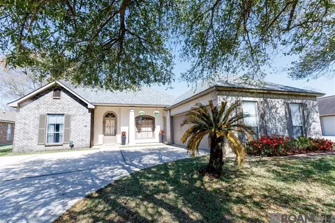 18307 Lake Orchid Dr, Baton Rouge, LA 70817