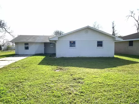33005 Adams Dr, White Castle, LA 70788
