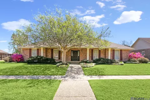 318 W Woodstone Ct, Baton Rouge, LA 70808