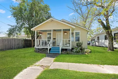 307 E Ascension St, Gonzales, LA 70737