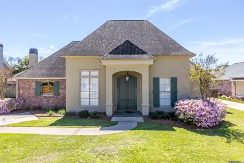 11134 N Lakeside Oaks Ave, Baton Rouge, LA 70810
