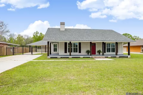 2415 Riverside Dr, Port Allen, LA 70767