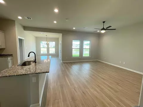 32644 Flower Tree Ct, Walker, LA 70785 photo 2