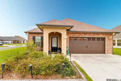 955 Elliston Dr, Gonzales, LA 70737