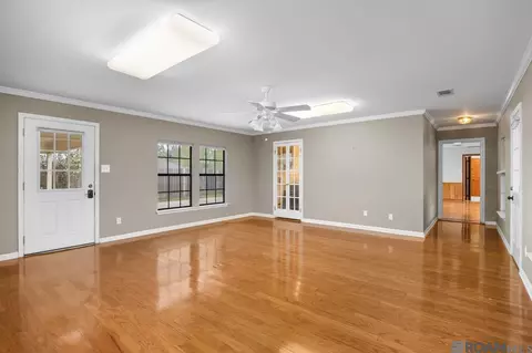 Living - 14539 Winslow Dr, Pride, LA 70770 photo 6 of 6