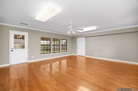 Living - 14539 Winslow Dr, Pride, LA 70770 photo 5 of 6
