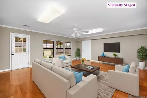 Living - 14539 Winslow Dr, Pride, LA 70770 photo 4 of 6