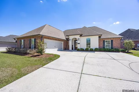 8008 Glacier Bay Dr, Denham Springs, LA 70726