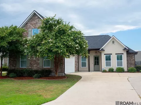 40430 Champagne Ave, Prairieville, LA 70769