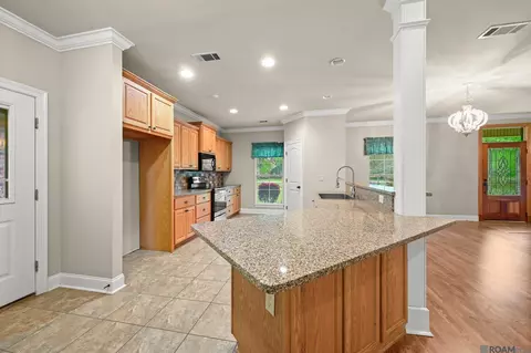 17022 Lavell Rd, Pride, LA 70770 photo 5