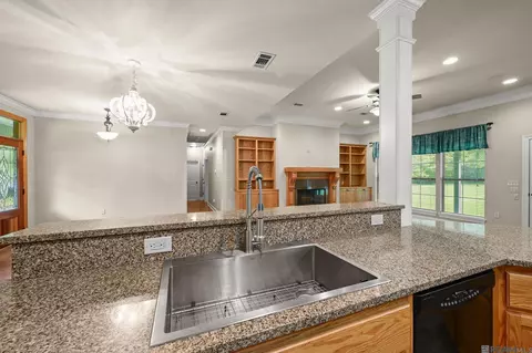17022 Lavell Rd, Pride, LA 70770 photo 7