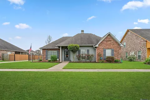 1298 Old Barnwood Ave, Zachary, LA 70791