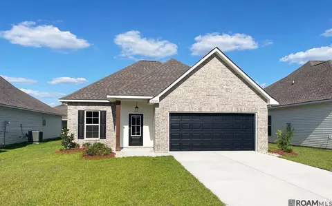 28324 Moreau Dr, Denham Springs, LA 70726
