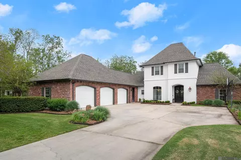 9285 Greystone Dr, Denham Springs, LA 70726