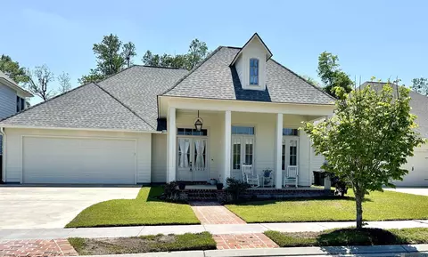 1930 Sugar Cane Ln, Baton Rouge, LA 70810