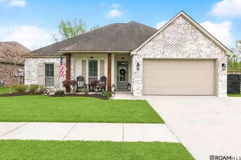 11340 Oak Run Dr, Geismar, LA 70734