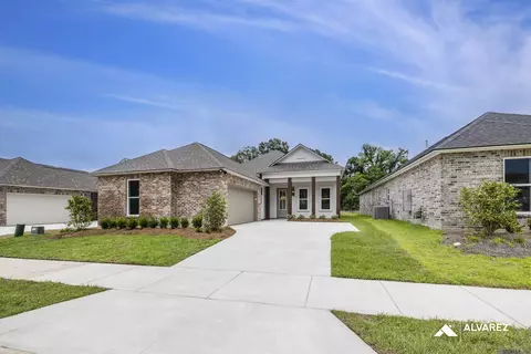 6837 Garden Hill Dr, Baton Rouge, LA 70817