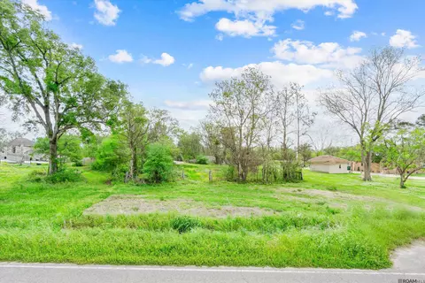 5726 Flynn Rd, Port Allen, LA 70767