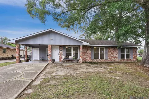 6063 Glen Oaks Dr, Baton Rouge, LA 70811