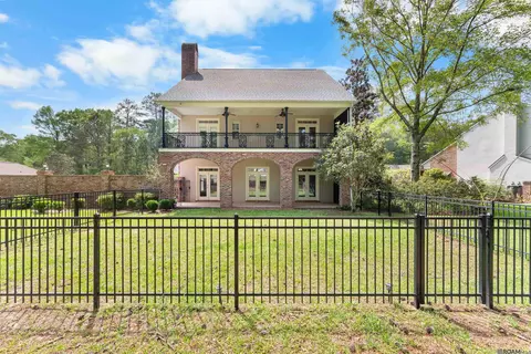 5816 Creekside Ln, Saint Francisville, LA 70775