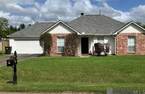 13408 Chase St, Gonzales, LA 70737