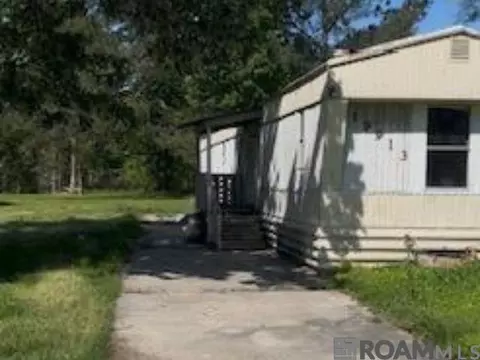 19913 Buckhorn Dr, Zachary, LA 70791