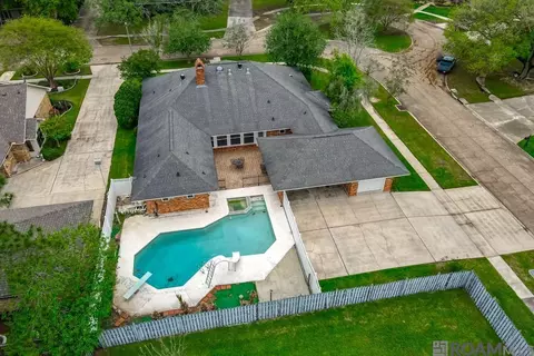 3715 Lake Laberge Ct, Baton Rouge, LA 70816