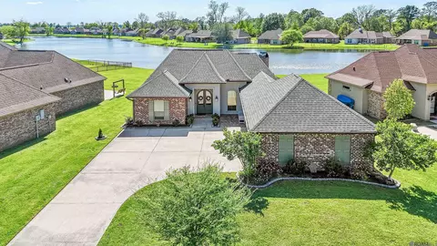 175 Lakeshore Dr, Oscar, LA 70762