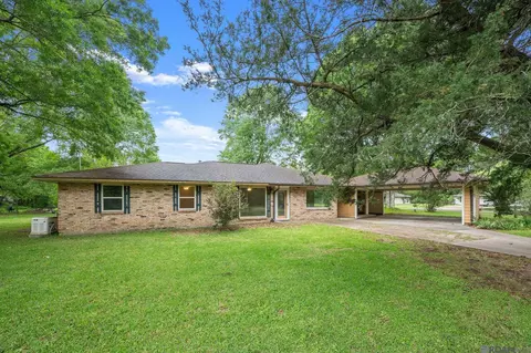 3013 Meadowood Dr, Slaughter, LA 70777